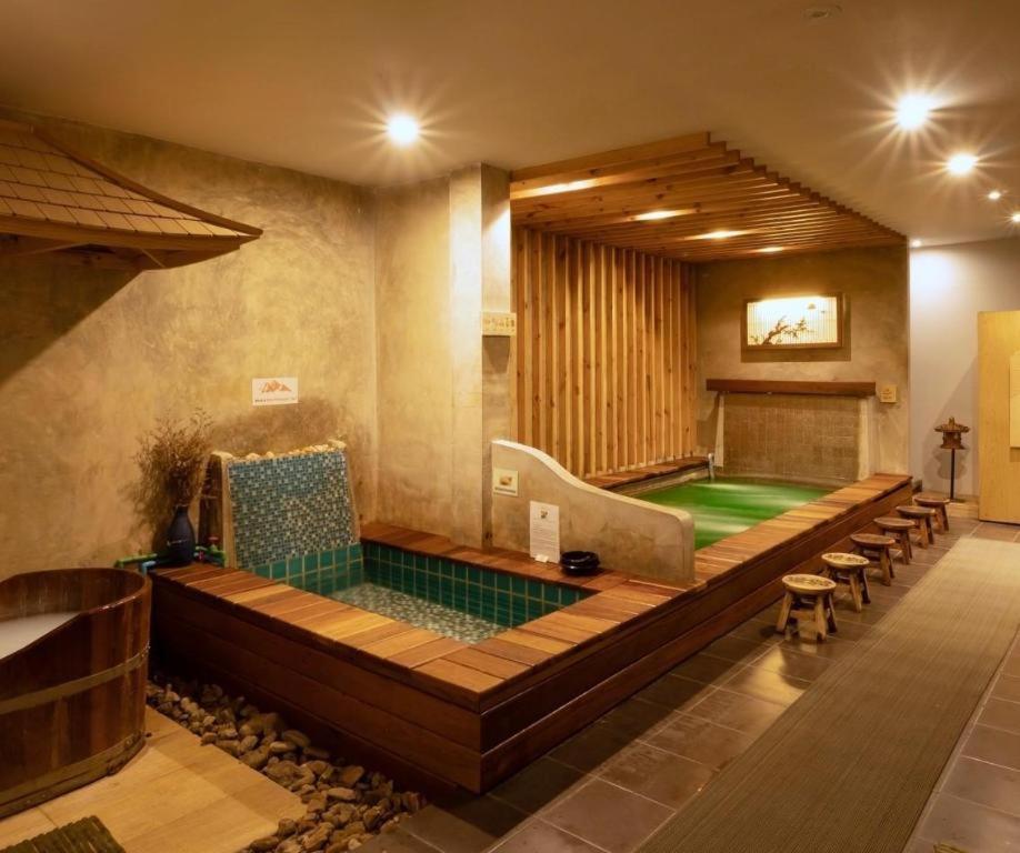 Haikin Ryokan Чиангмай Екстериор снимка
