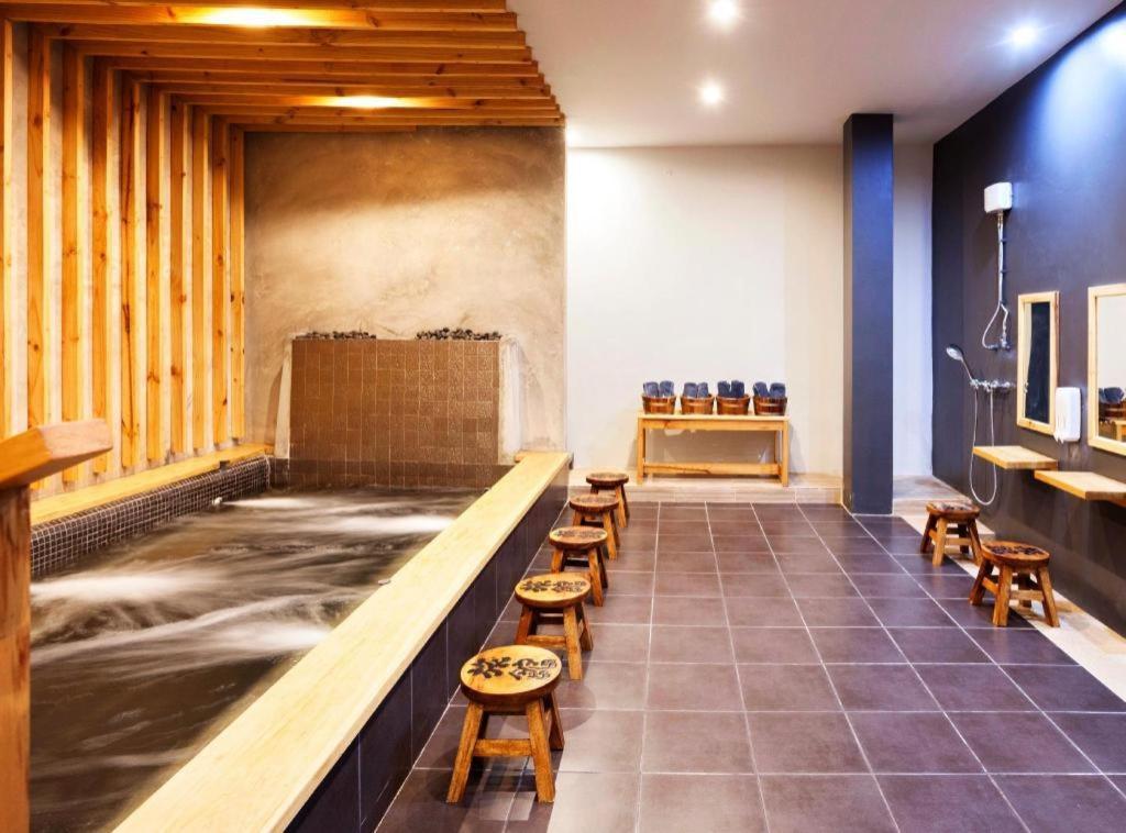Haikin Ryokan Чиангмай Екстериор снимка