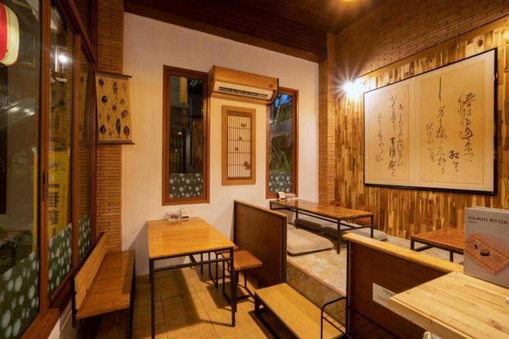 Haikin Ryokan Чиангмай Екстериор снимка